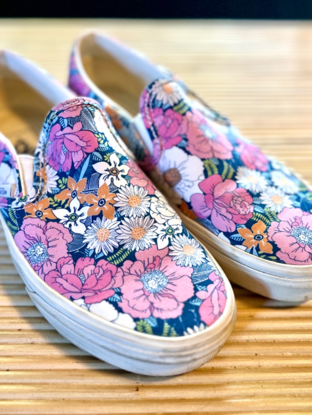 Supercute Tropical Floral Vans Slip Ons - Picture 3 of 6